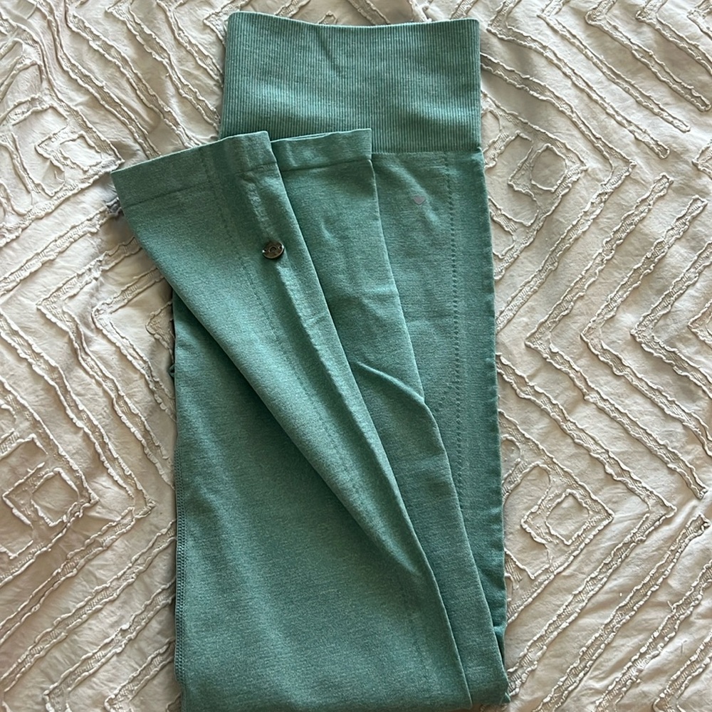 Seamless workout leggings - love fitness apparel